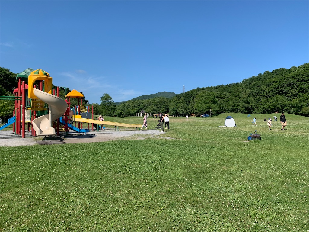 道南 四季の杜公園の広い原っぱ